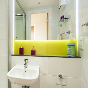 Classic En Suite - Image 5